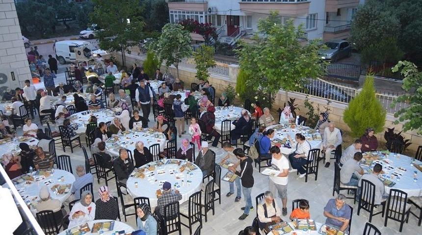 Hayırsever Mırız Ailesinden İftar