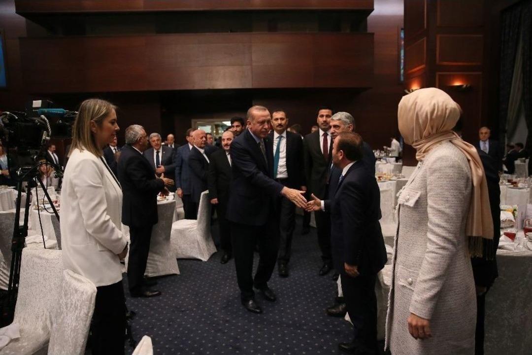 Cumhurbaşkanı Erdoğan, T&uuml;rk Bayrağını Pkk&rsquo;lıya Bırakmayan Kadını Aradı