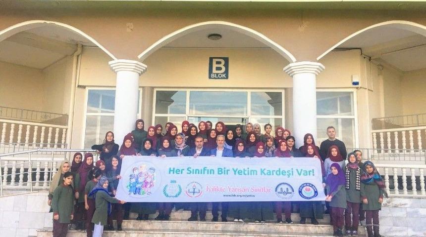 Har&ccedil;lıklarını Biriktirerek Yetim Kardeşlerine Sahip &Ccedil;ıktılar