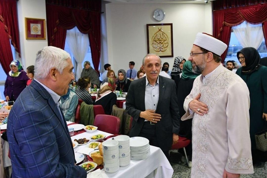 Diyanet Personeli İftar Sofrasında Buluştu