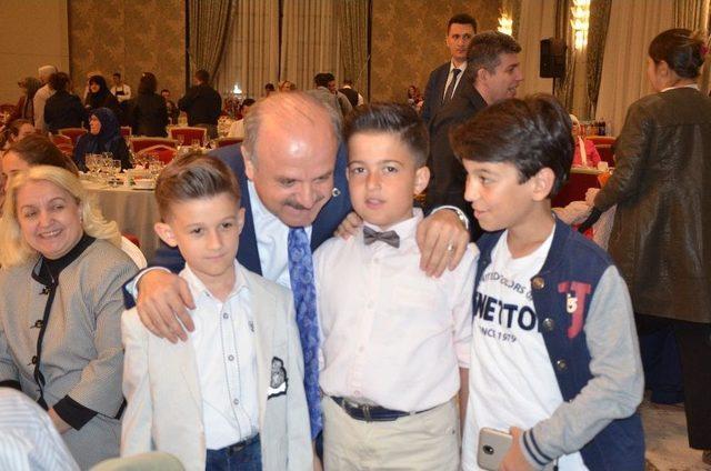 Şehit Aileleri Ve Gaziler Eskişehir Valiliği&rsquo;nin İftarında Bir Araya Geldi 1