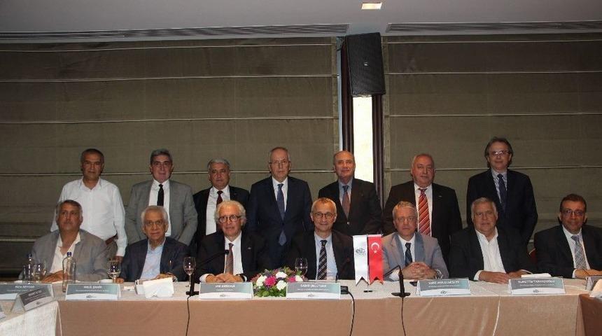 Egeli İhracat&ccedil;ılar Dış Ticaret &Uuml;niversitesi Kuruyor