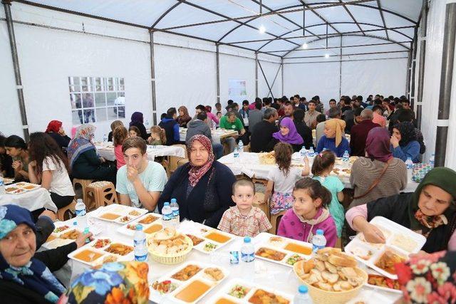 Çayeli Belediye Başkanı Esmen, Vatandaşlarla İftarda Buluştu