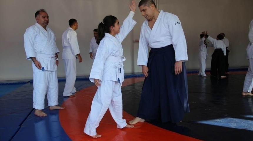 C&uuml;&rsquo;de &rsquo;aikido&rsquo; Semineri D&uuml;zenlendi