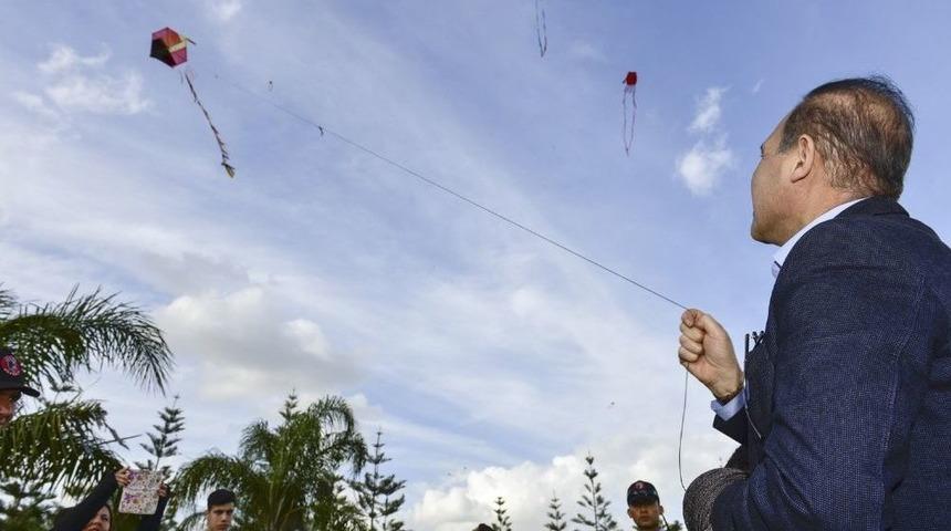 Başkan S&ouml;zl&uuml;&rsquo;n&uuml;n Hafta Sonu Sportif Faaliyet Mesaisi