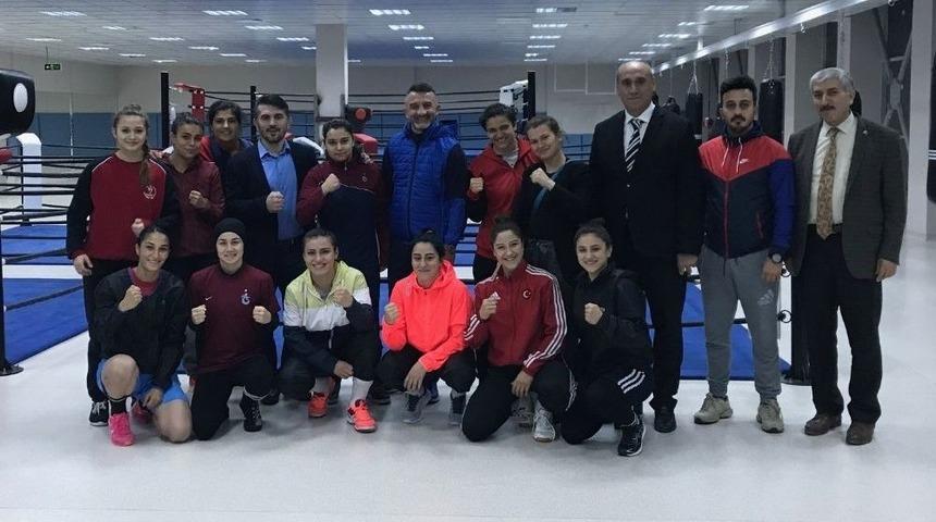 Şampiyondan Altın &Ouml;ğ&uuml;tler