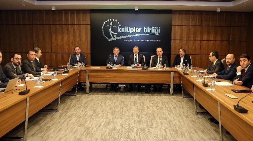 Bakan Osman Aşkın Bak, Kul&uuml;pler Birliği&rsquo;nde
