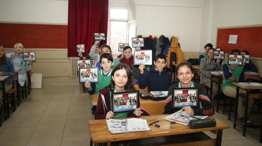 Başkan Akcan&rsquo;dan &Ouml;ğrencilere Fotoğraf Hatırası