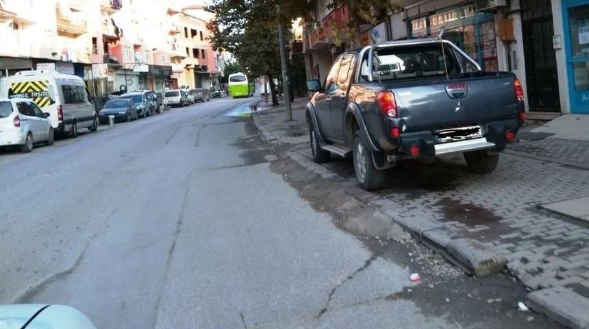 İzmit&rsquo;te Kaldırımlara Parka İzin Verilmiyor