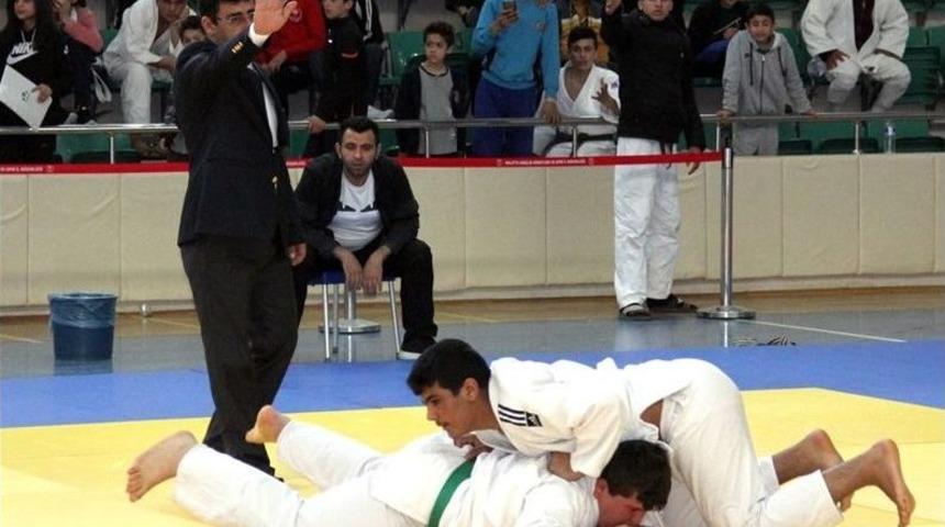 Okullararası Judo Grup Mm&uuml;sabakaları Sona Erdi