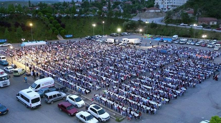 Mamak&rsquo;ta Dev İftar Sofralarının İlki Yeşilbayır Mahallesi&rsquo;nde Kuruldu