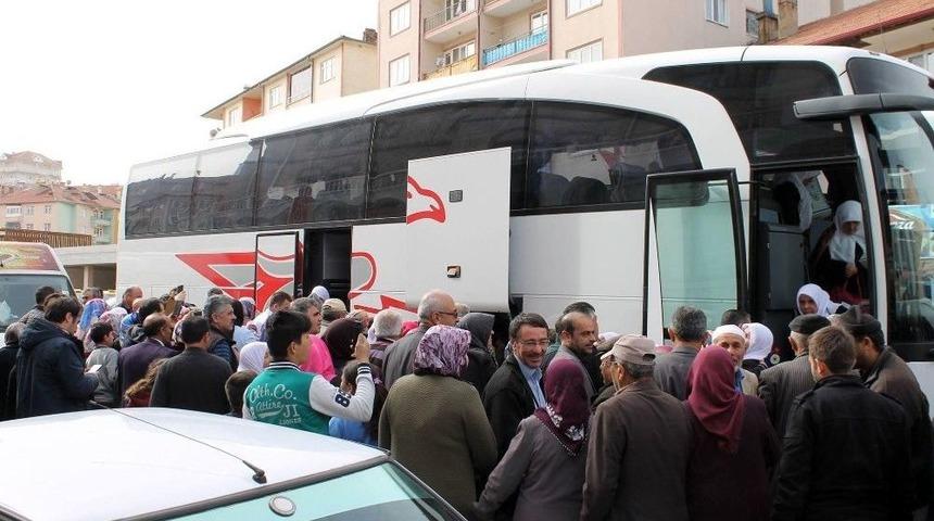 Umre İbadetini Yapan Kafile Akdağmadeni&rsquo;ne D&ouml;nd&uuml;