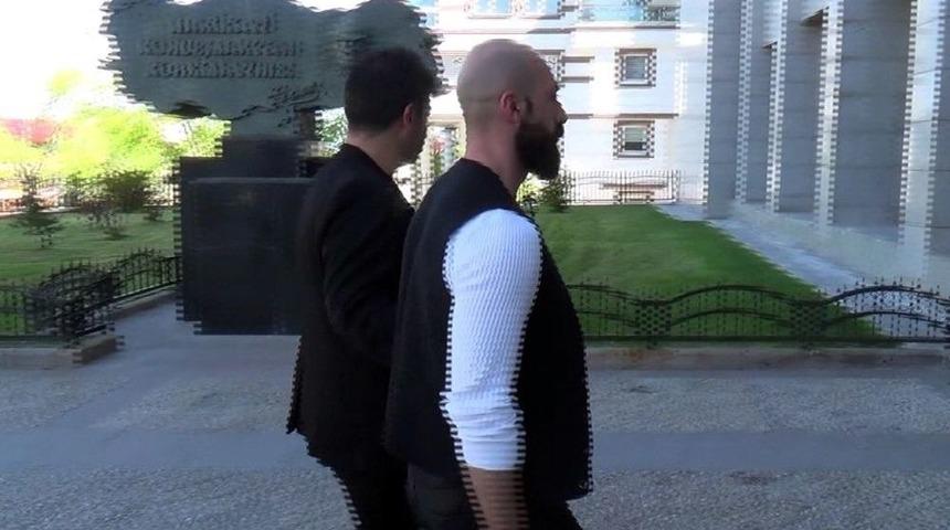 Fenomen Olmak İ&ccedil;in Trafiği Tehlikeye D&uuml;ş&uuml;ren S&uuml;r&uuml;c&uuml; Adliyeye Sevk Edildi