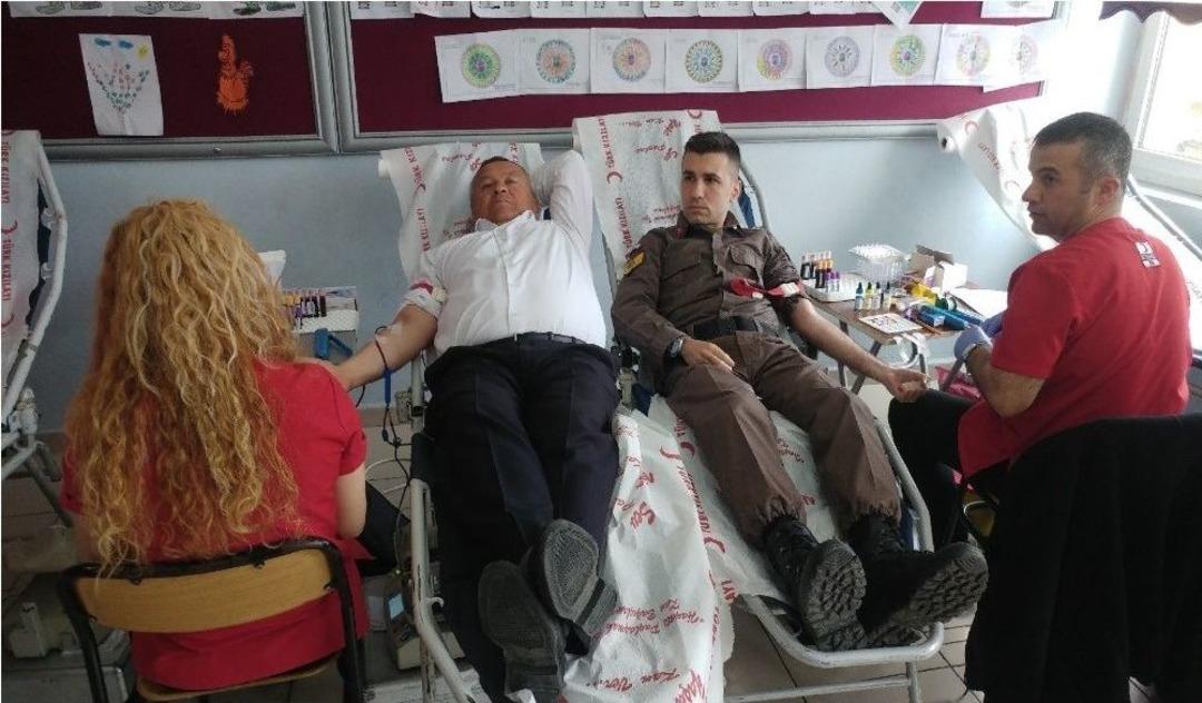 &Ccedil;anakkale Ve Afrin Şehitleri Anısına 201 &Uuml;nite Kan Toplandı