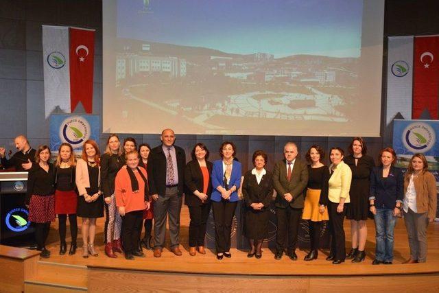 Düzce Üniversitesi’nde “toplumsal Cinsiyet” Başlıklı Konferans Düzenlendi