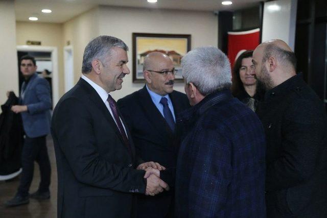 Başkan Çelik, Ak Parti İl Ve İlçe Teşkilatlarına Büyükşehir’in Yatırımlarını Anlattı