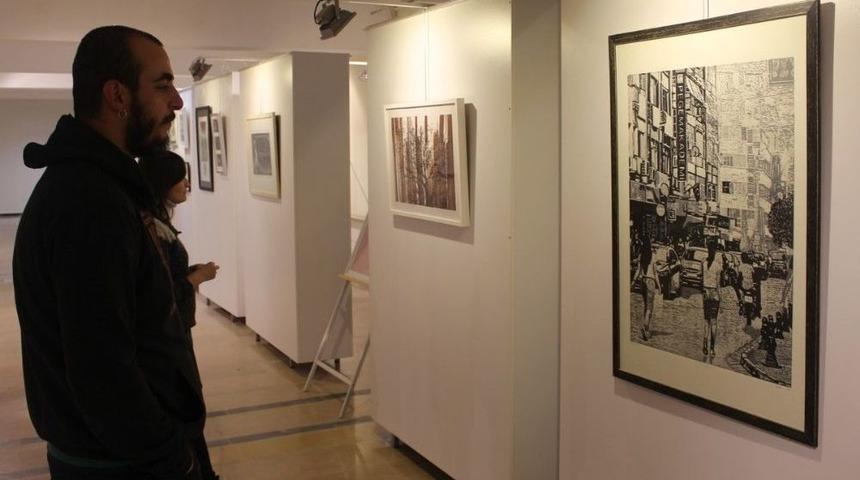 Esog&uuml; Sanat Ve Tasarım Fak&uuml;ltesi&rsquo;nde Baskı Resim Sergisi A&ccedil;ıldı