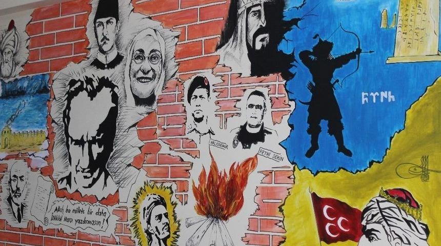 Duvarları S&uuml;sleyen &Ouml;ğretmenden Yeni &Ccedil;alışma