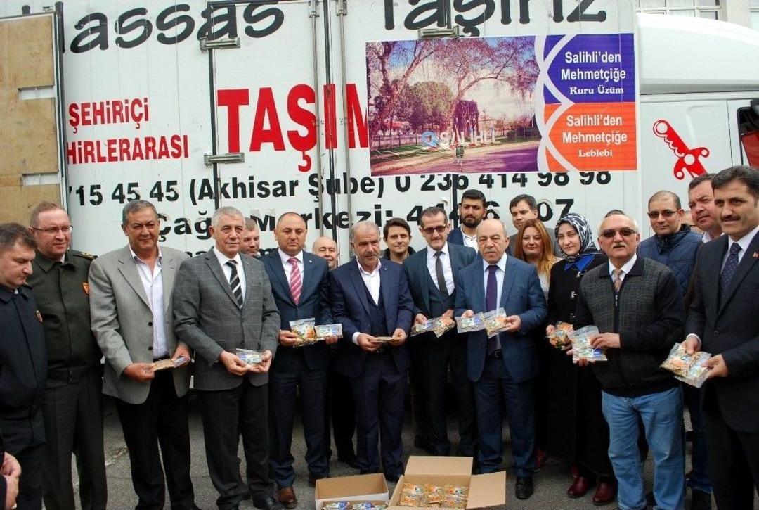 Manisa&rsquo;dan Mehmet&ccedil;iğe 50 Bin Paket &Uuml;z&uuml;m, 50 Bin Paket Leblebi