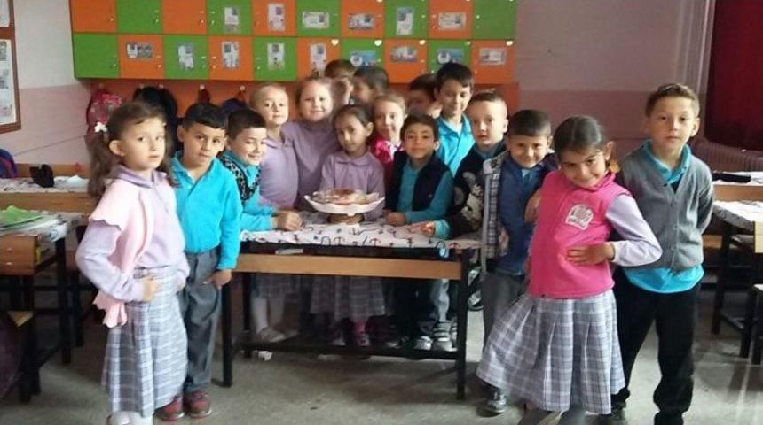 Velilerden Kek Ve Kurabiyeli Destek