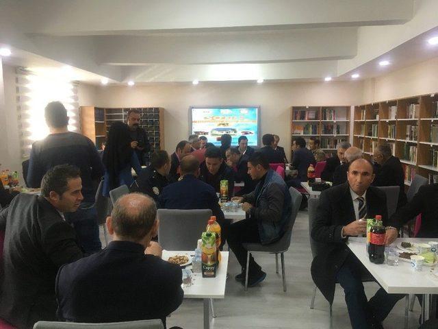 Yıldızeli’nde ’kitap Cafe’ Açıldı