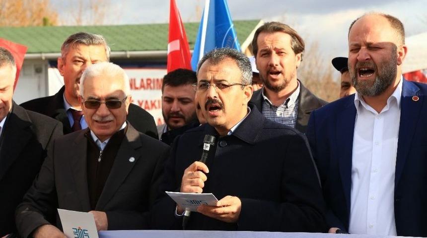 B&uuml;ro Memur-sen&rsquo;den Sincan Cezaevi &Ouml;n&uuml;nde 15 Temmuz Şehitleri Ve Gazilerine Destek A&ccedil;ıklaması