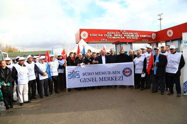 Büro Memur-sen’den Sincan Cezaevi Önünde 15 Temmuz Şehitleri Ve Gazilerine Destek Açıklaması