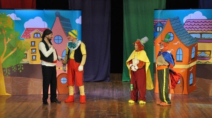 Batman&rsquo;da Pinokyo &Ccedil;ocuk Oyununa Yoğun İlgi