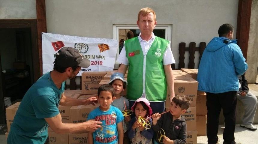 Eskişehir İhh, Makedonya&rsquo;ya 200 Koli Gıda Yardımı Yaptı