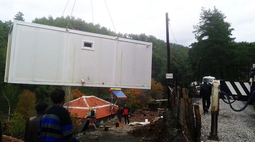 Arıcılar&rsquo;da İki Aileye Konteynır