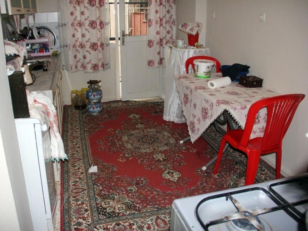 Eski Kocasına Kızgın Yağ D&ouml;k&uuml;p Bı&ccedil;akladı