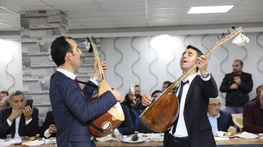 Aşıklar K&ouml;rfez&rsquo;de Buluştu