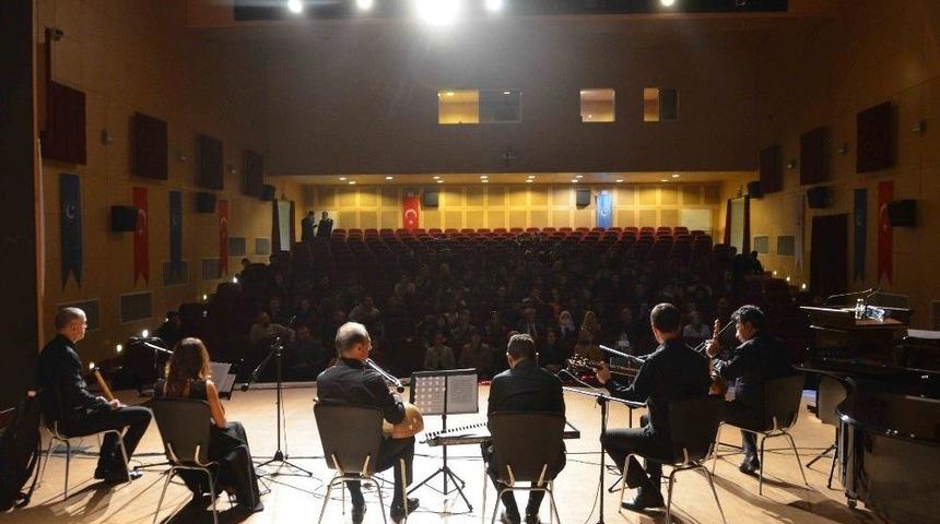 İt&uuml;&rsquo;l&uuml; M&uuml;zisyenler Adıyaman &Uuml;niversitesinde Konser D&uuml;zenledi