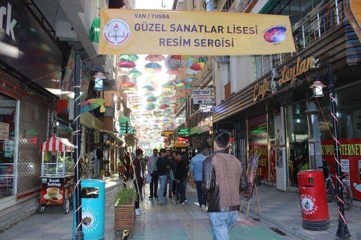 Van Şemsiyeli Sokak’ta Resim Sergisi Açıldı G4