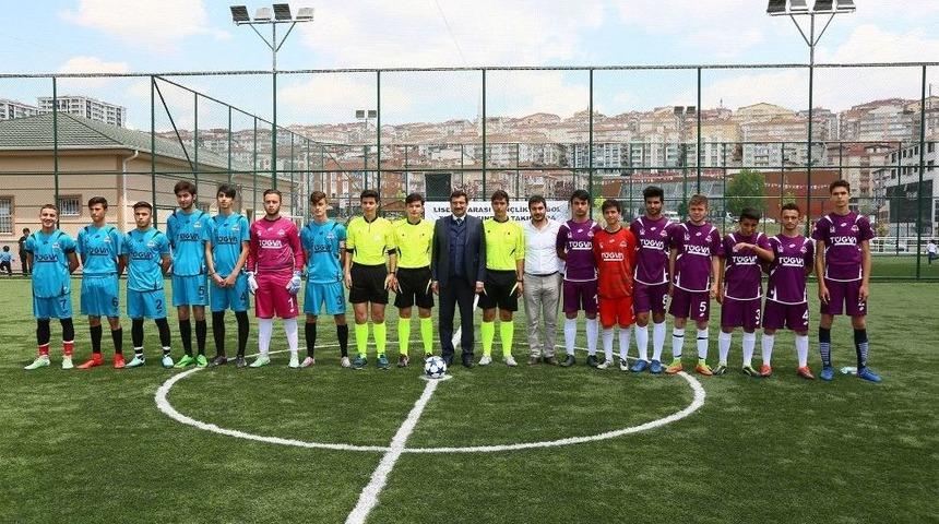 Başkan Ak, Liselerarası Gençlik Futbol Turnuvası’na Katıldı