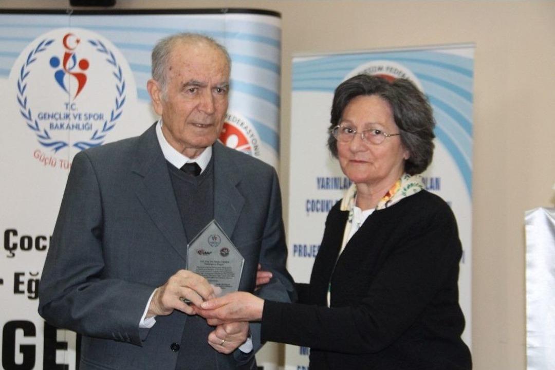 Eskimeyen Değerler T&ouml;reninde Duygulu Anlar Yaşandı