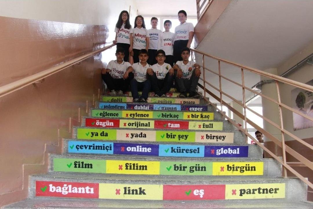 T&uuml;rk&ccedil;eye Okul G&ouml;mlekleriyle Kalkan Oldular