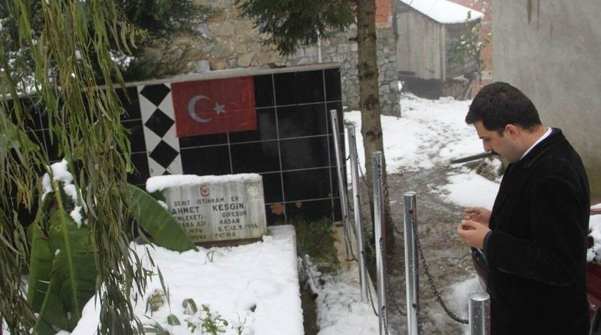 Giresun&rsquo;un Espiye İl&ccedil;e Kaymakamı Şehit Ailelerini Ziyaret Etti. Mehmet&ccedil;ik İle Yemekte Buluştu