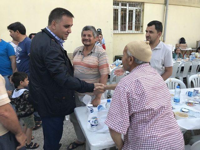 Tarsus Belediyesi, İlk Mahalle İftarını Gaziler’de Verdi