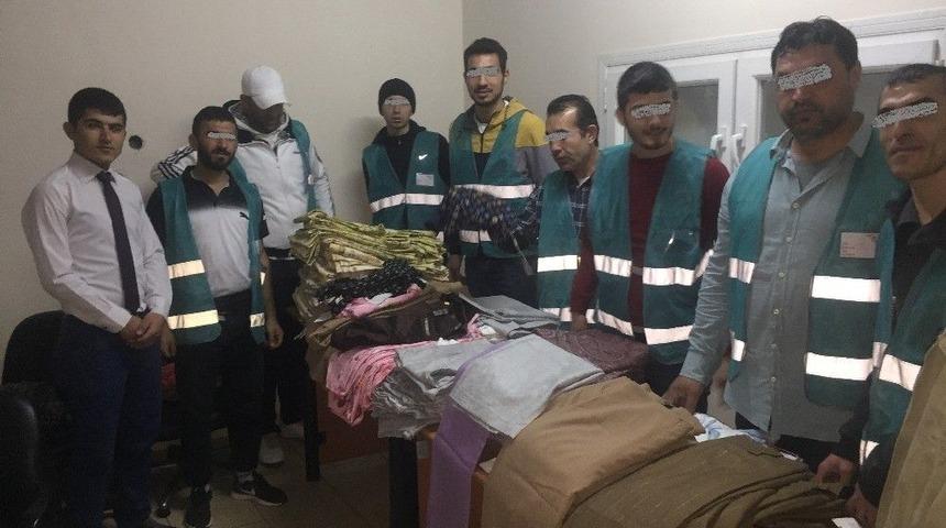 Kızılay&rsquo;dan Mersin Ve Tarsus&rsquo;taki Y&uuml;k&uuml;ml&uuml;lere Kıyafet Yardımı