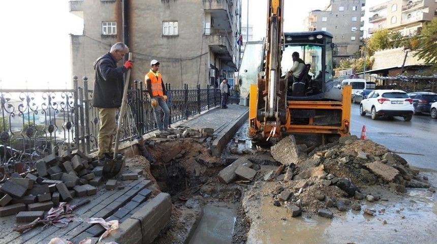 Kış Hazırlıkları Kapsamında Yağmur Suyu Drenaj Hatları Kuruluyor