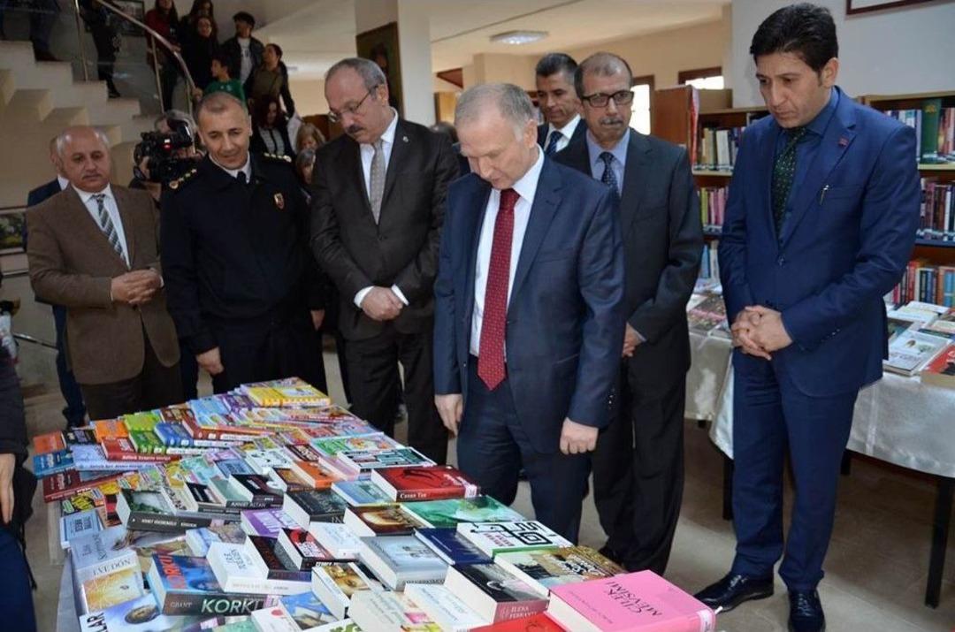 &Ccedil;ocuklara Kitap Sevgisi Aşılanıyor