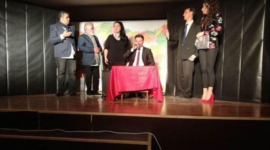 Madde Bağımlılığının Zararları Tiyatro Anlatıldı