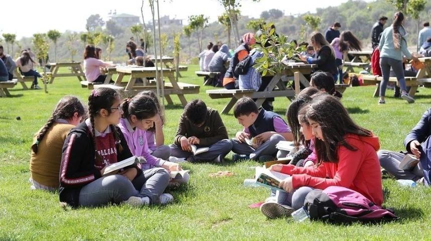 54. K&uuml;t&uuml;phane Haftası Alk&uuml;&rsquo;de Kutlandı