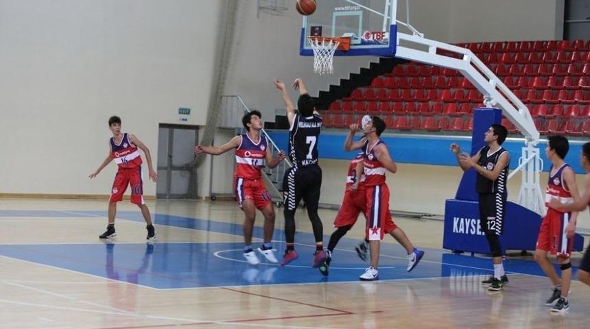 U-18 Basketbol Liginde Melikgazi Fırtınası Esiyor