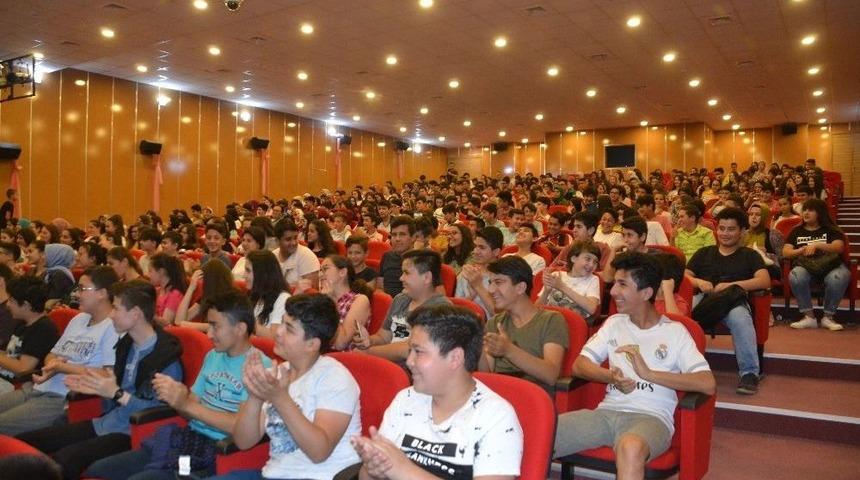 Erdemli&rsquo;de &Ouml;ğrenciler İ&ccedil;in Motivasyon Toplantısı Yapıldı