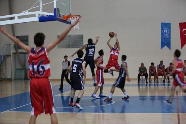 U-18 Basketbol Liginde Melikgazi Fırtınası Esiyor