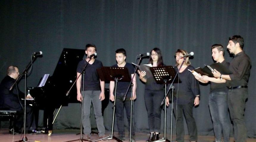 &ldquo;eğitim M&uuml;ziği Gen&ccedil;lik Şarkıları Beste Yarışması&rdquo; Kazananları &Ouml;d&uuml;llerini Aldı