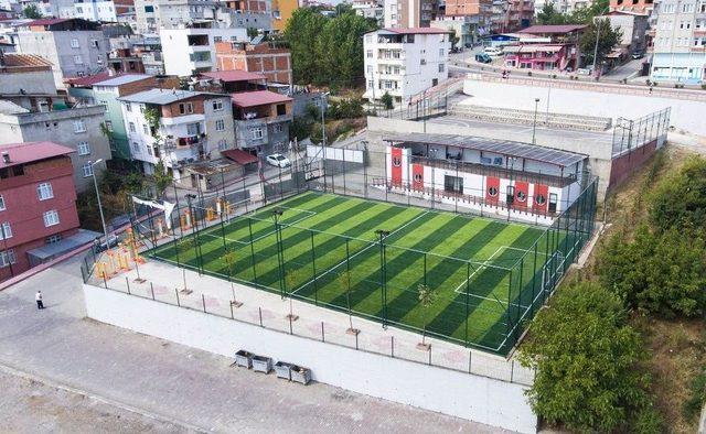 İlkadım’dan 4 Yılda 62 Çocuk Parkı, 12 Halı Saha