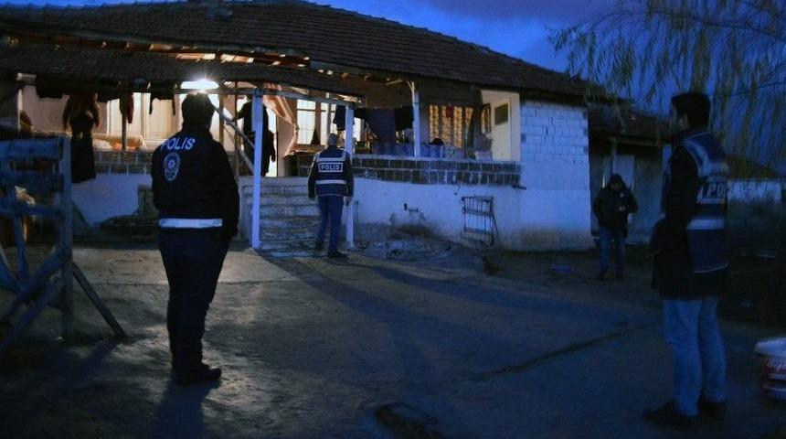 Kırıkkale Polisinden Şafak Operasyonu: 3 G&ouml;zaltı